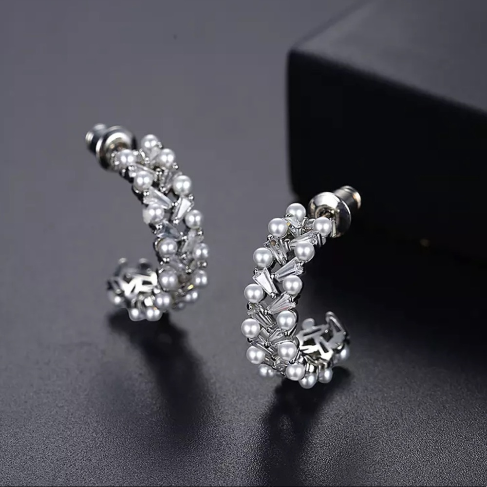 Pearl & Swarovski Crystals The Adanya Hoop Earrings - Picture 6 of 7